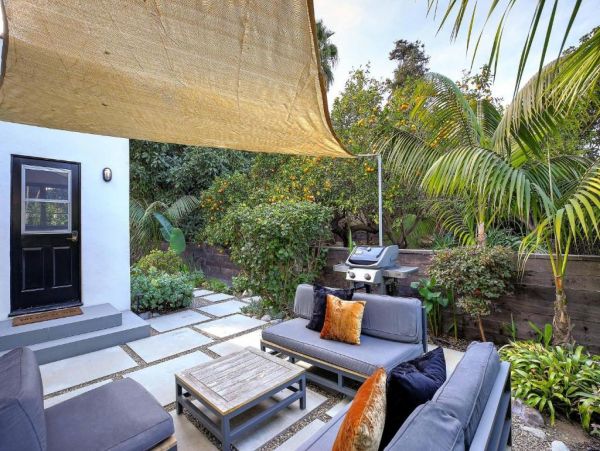 Vacation Rental Near the Beach Sleeps 10 Guests