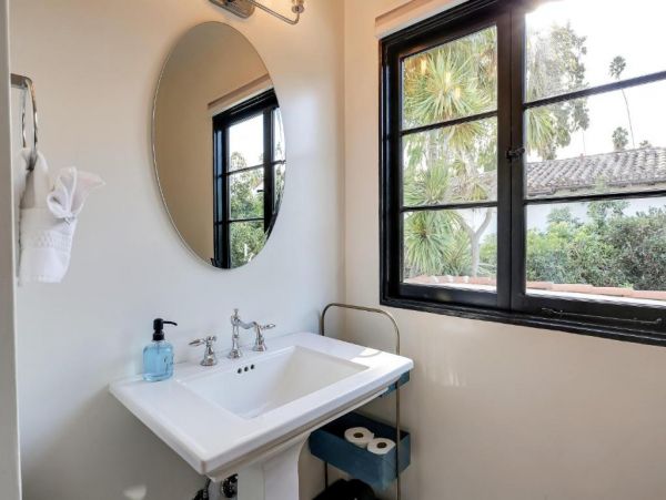 Vacation Rental Near the Beach Sleeps 10 Guests