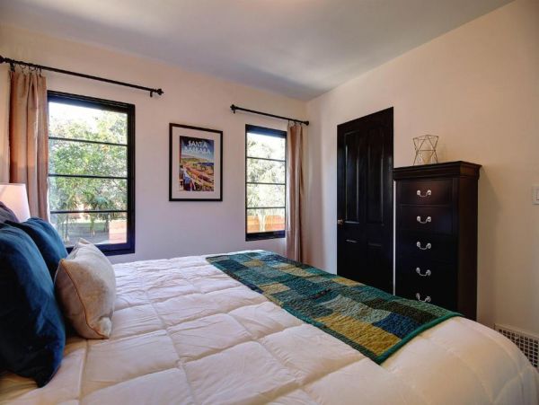 Vacation Rental Near the Beach Sleeps 10 Guests
