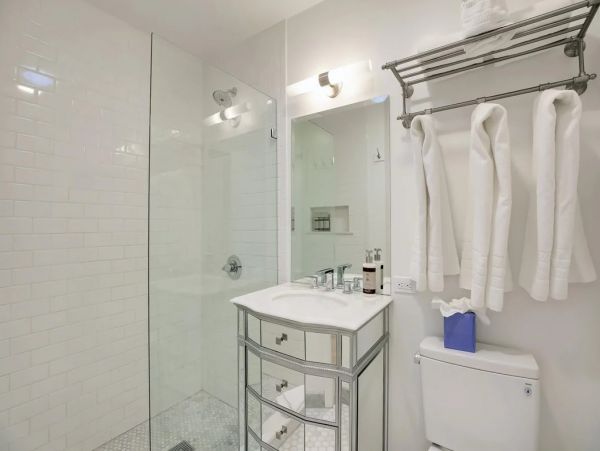 Ocean & Mountain View Three Bedroom Vacation Cottage in Santa Barbara