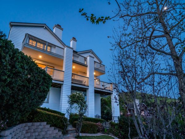 Santa Barbara Vacation Rental 4 Bedroom Walk to Beach