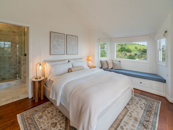 Santa Barbara Vacation Rental 4 Bedroom Walk to Beach