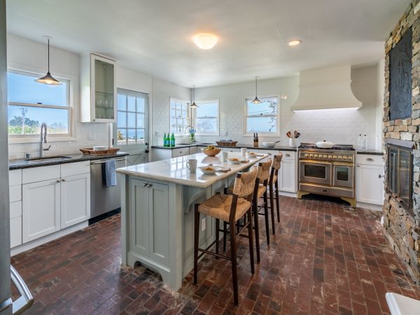Santa Barbara Vacation Rental 4 Bedroom Walk to Beach