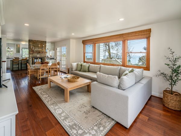 Santa Barbara Vacation Rental 4 Bedroom Walk to Beach