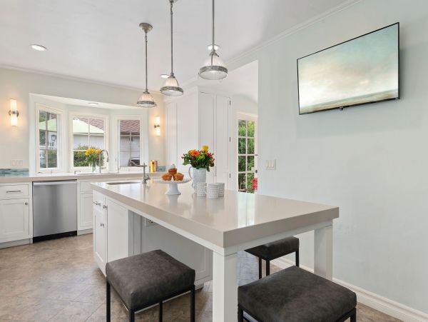 Luxury Vacation Rental in Montecito Walk to the Beach