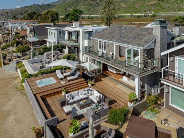 Three Bedroom Oceanfront Vacation Rental in Ventura