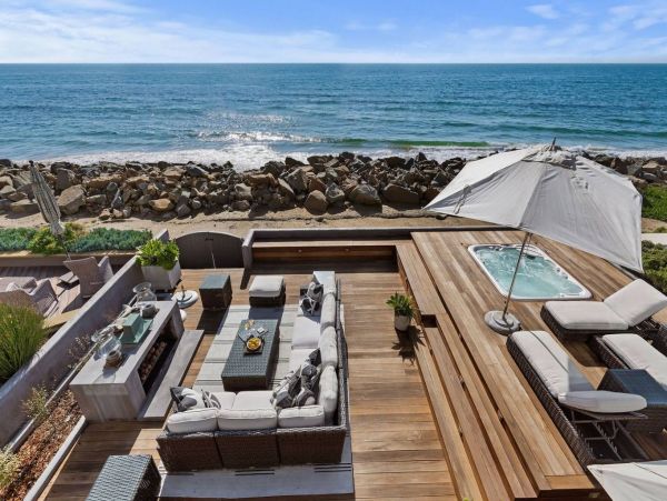 Three Bedroom Oceanfront Vacation Rental in Ventura