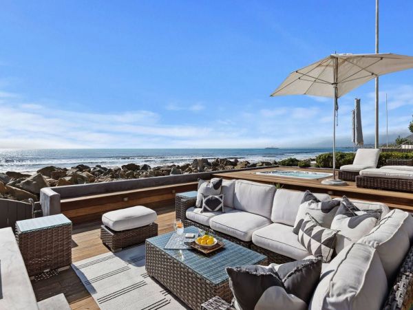 Three Bedroom Oceanfront Vacation Rental in Ventura