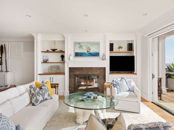 Three Bedroom Oceanfront Vacation Rental in Ventura