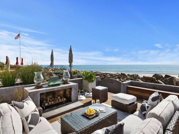 Three Bedroom Oceanfront Vacation Rental in Ventura