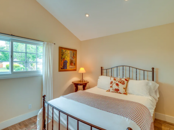Beautiful 3-Bdm Vacation Home with Private Pool in Santa Barbara CA
