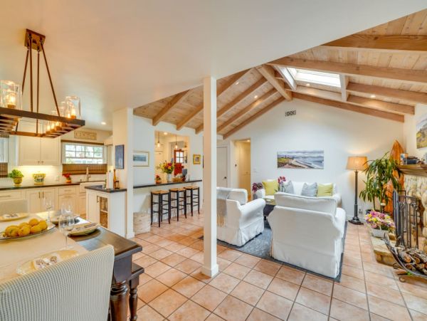 Beautiful 3-Bdm Vacation Home with Private Pool in Santa Barbara CA
