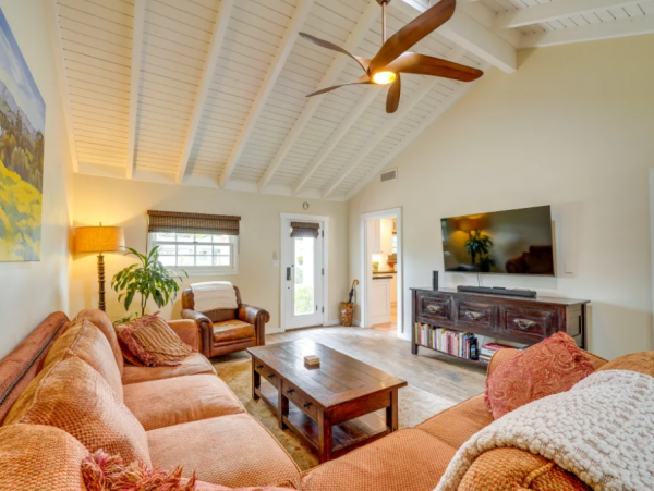 Beautiful 3-Bdm Vacation Home with Private Pool in Santa Barbara CA