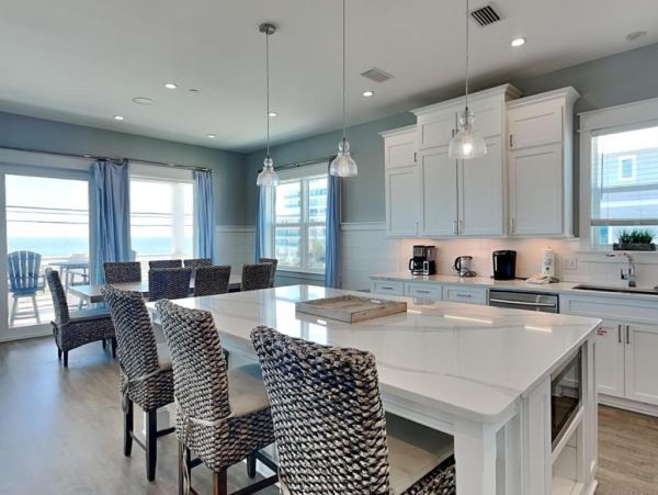 Gulf Views Walk to Beach 6BR Home with Pool
