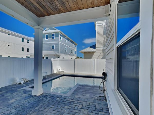 Gulf Views Walk to Beach 6BR Home with Pool