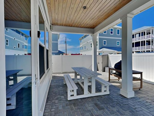 Gulf Views Walk to Beach 6BR Home with Pool