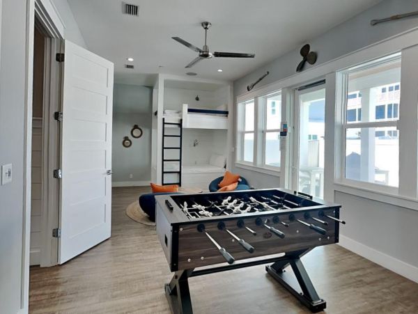 Gulf Views Walk to Beach 6BR Home with Pool