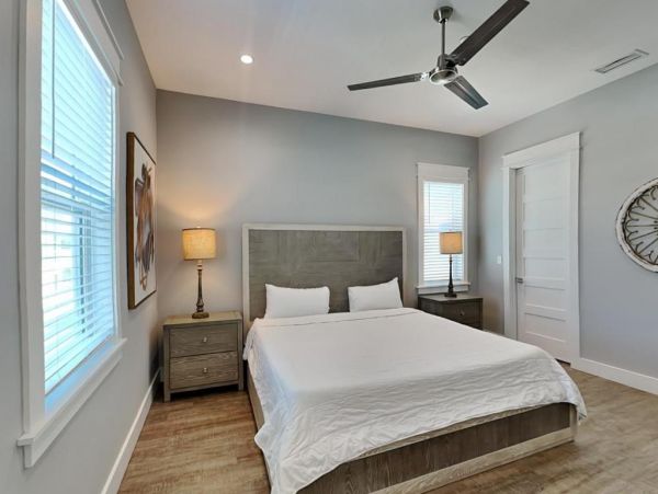 Gulf Views Walk to Beach 6BR Home with Pool