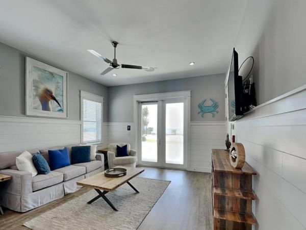 Gulf Views Walk to Beach 6BR Home with Pool