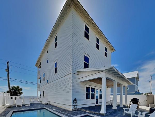 Gulf Views Walk to Beach 6BR Home with Pool