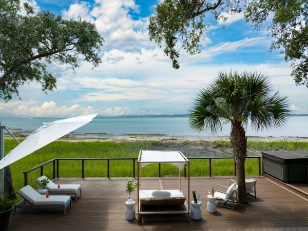 Stuning Eight Bedroom Rental Getaway in Hilton Head