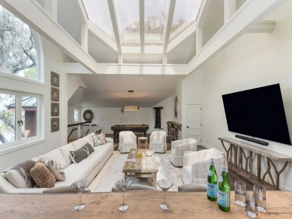 Stuning Eight Bedroom Rental Getaway in Hilton Head