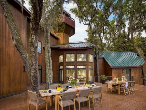 Stuning Eight Bedroom Rental Getaway in Hilton Head