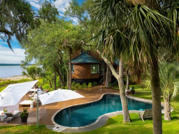 Stuning Eight Bedroom Rental Getaway in Hilton Head
