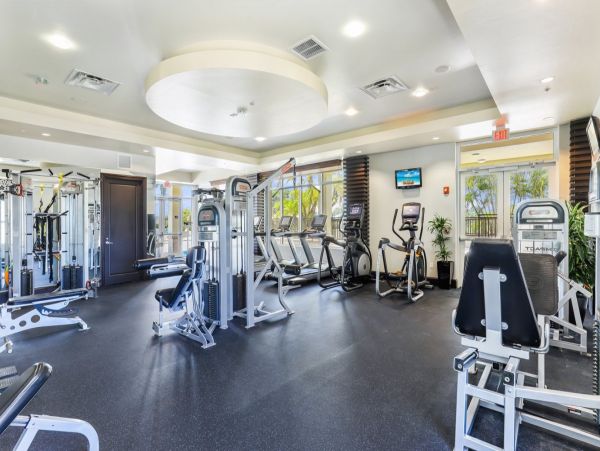 Elegant Naples Condo: Pool, Patio, and Shopping Nearby
