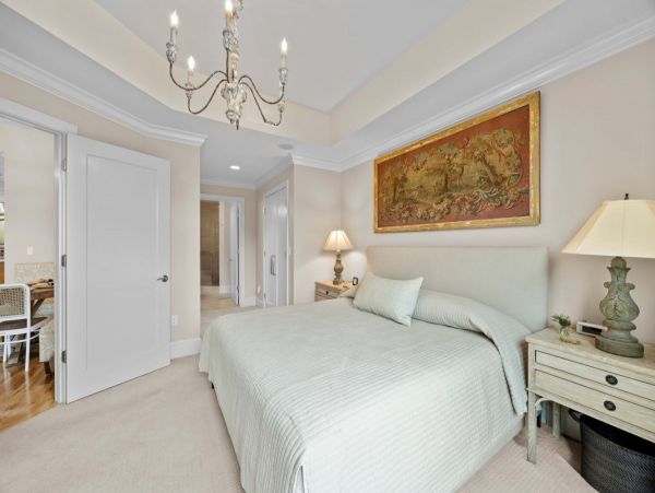 Elegant Naples Condo: Pool, Patio, and Shopping Nearby