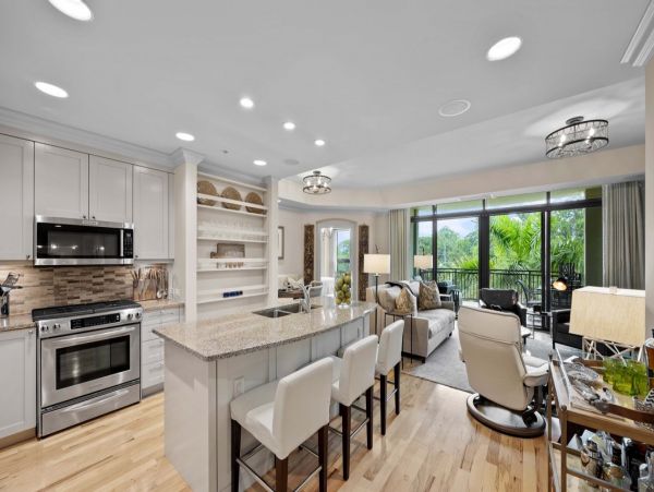 Elegant Naples Condo: Pool, Patio, and Shopping Nearby