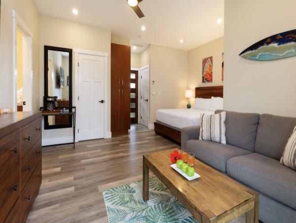 New Addition to the Luxury Hawaii Vacation Villa Market Main & Guest House