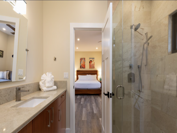 New Addition to the Luxury Hawaii Vacation Villa Market Main & Guest House