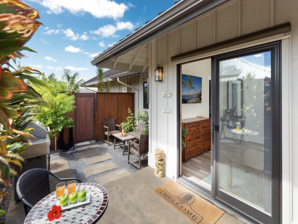 New Addition to the Luxury Hawaii Vacation Villa Market Main & Guest House
