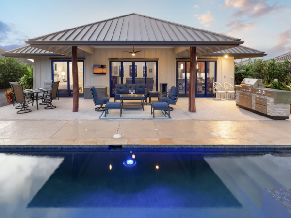 New Addition to the Luxury Hawaii Vacation Villa Market Main & Guest House