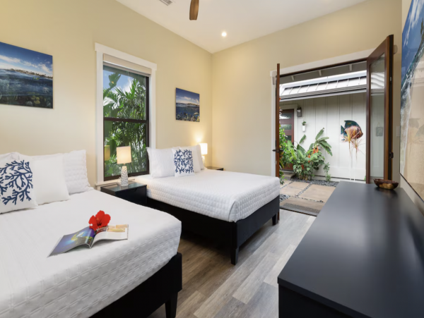 New Addition to the Luxury Hawaii Vacation Villa Market Main & Guest House