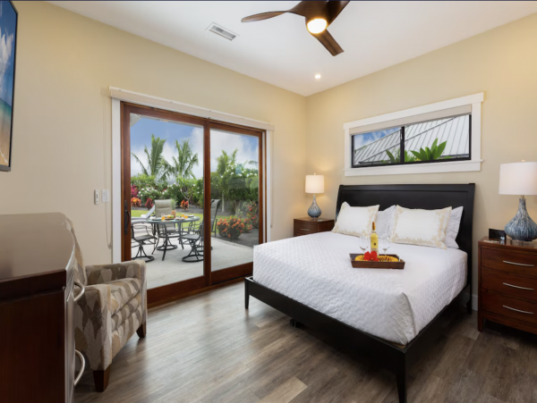 New Addition to the Luxury Hawaii Vacation Villa Market Main & Guest House