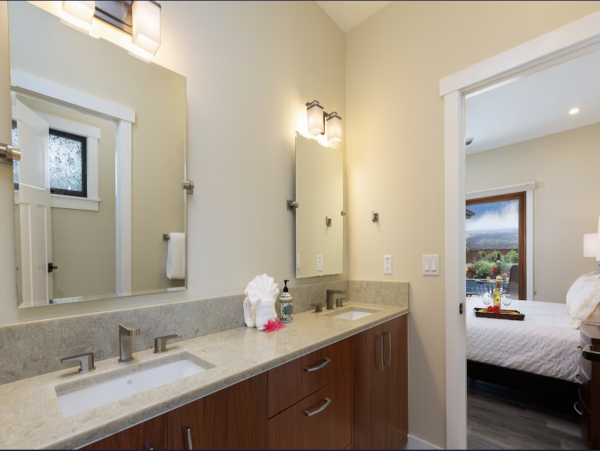 New Addition to the Luxury Hawaii Vacation Villa Market Main & Guest House
