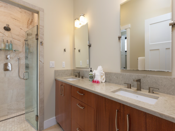 New Addition to the Luxury Hawaii Vacation Villa Market Main & Guest House