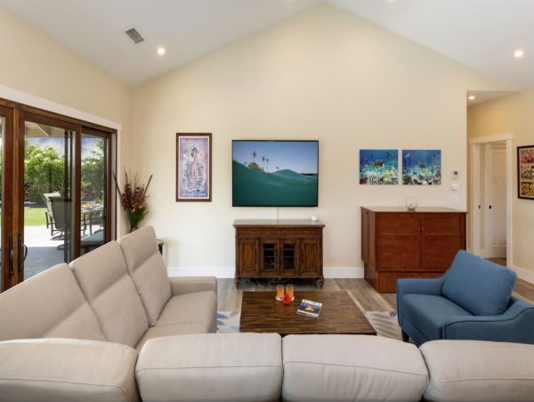 New Addition to the Luxury Hawaii Vacation Villa Market Main & Guest House
