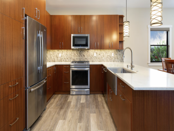 New Addition to the Luxury Hawaii Vacation Villa Market Main & Guest House