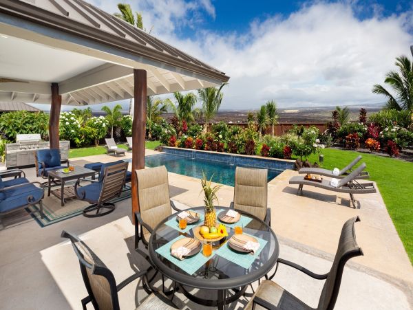 New Addition to the Luxury Hawaii Vacation Villa Market Main & Guest House