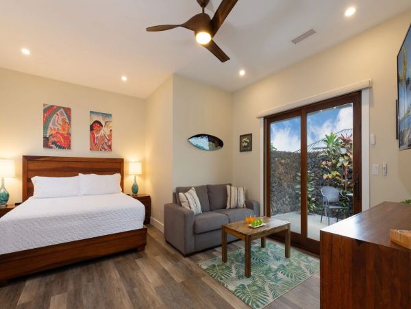 New Addition to the Luxury Hawaii Vacation Villa Market Main & Guest House
