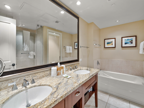 Exceptional Luxury Three Bedroom Walk Out Villa in Kaanapali