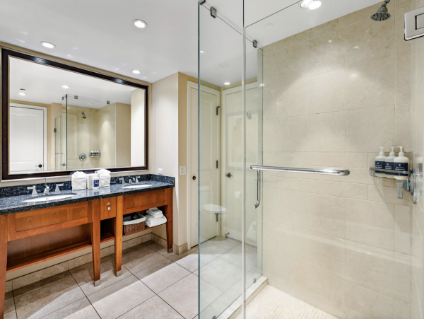 Exceptional Luxury Three Bedroom Walk Out Villa in Kaanapali