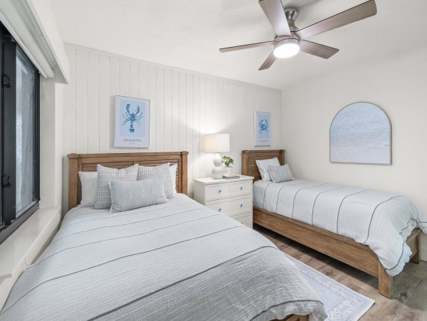 Direct Beachfront Two Bedroom Luxury Condo Sleeps 7