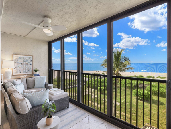 Direct Beachfront Two Bedroom Luxury Condo Sleeps 7