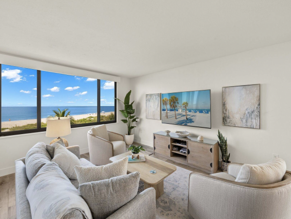 Direct Beachfront Two Bedroom Luxury Condo Sleeps 7