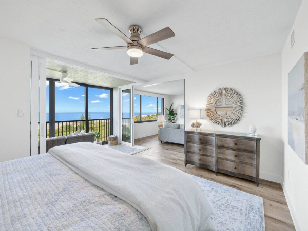 Direct Beachfront Two Bedroom Luxury Condo Sleeps 7