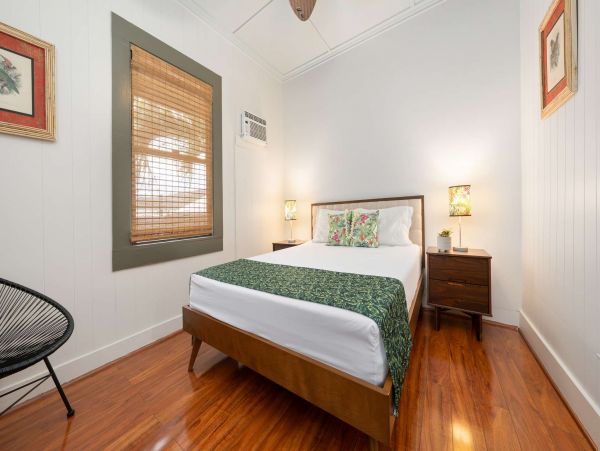 Wailuku Vacation Rental: 3 Beds, Tropical Courtyard, Close to Beaches